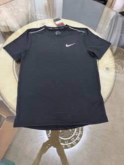 New! Unworn! Men’s Nike Dri Fit Size Large short-sleeve running top