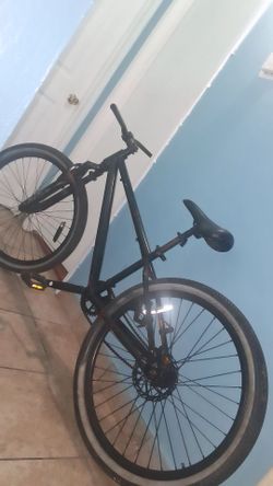 Mongoose tall Bike 28in wheels