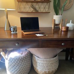 Beautiful Desk  60x27x30