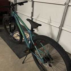 SHWINN AXUM 29” BRAND NEW FRESH OUT THE BOX Read Description Possible Trades. GT 29er 