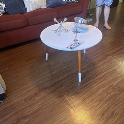 2 White Coffee Tables 