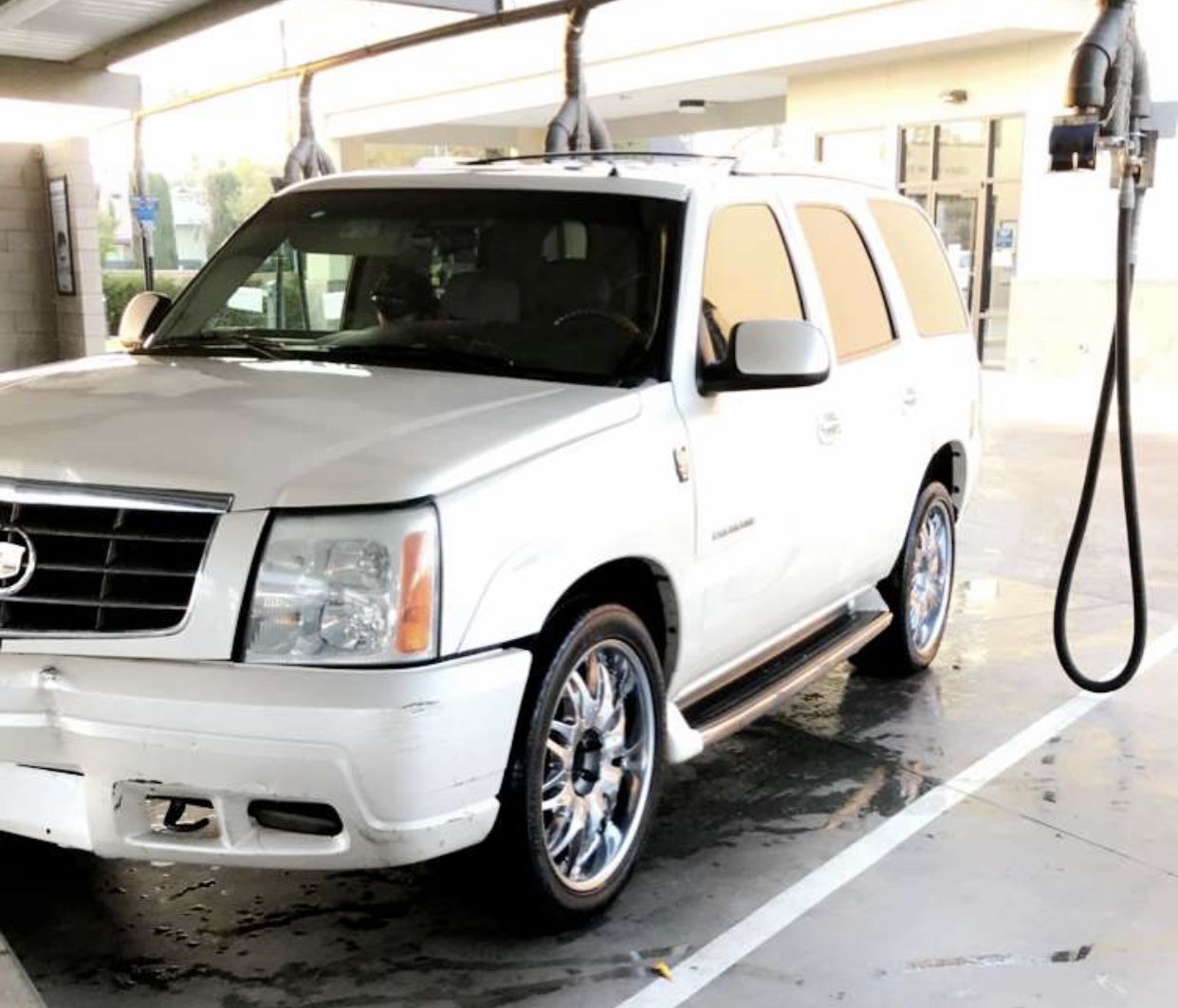 2002 Cadillac Escalade in Morro Bay, needs the breaks bled.