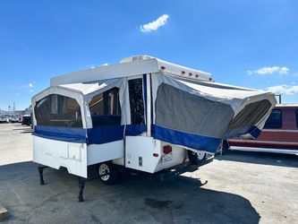 Pop Up Camping Trailer with A/C