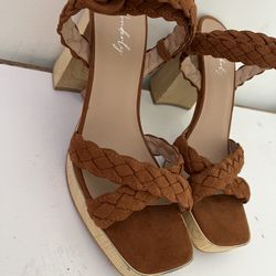 Wonderfly wedges heels 