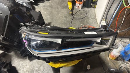 2021 2025 BMW iX passenger side headlight