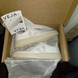 Veja Shoes