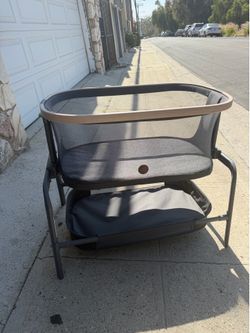 Maxi-Cosi Bassinet (Lora)