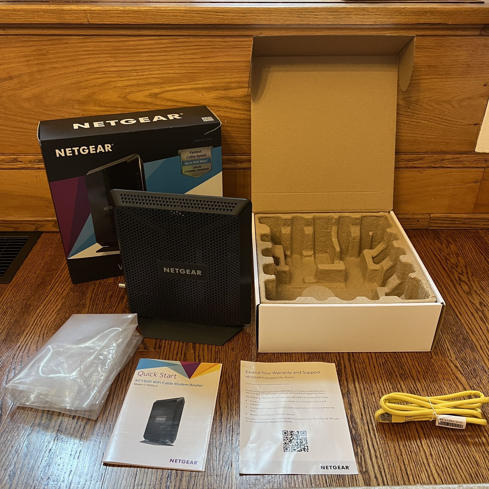 NETGEAR Nighthawk AC1900 WiFi DOCSIS 3.0 Cable Modem Router (C7000)