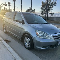 7 a 2007 Honda Odyssey only one 150k $4.200