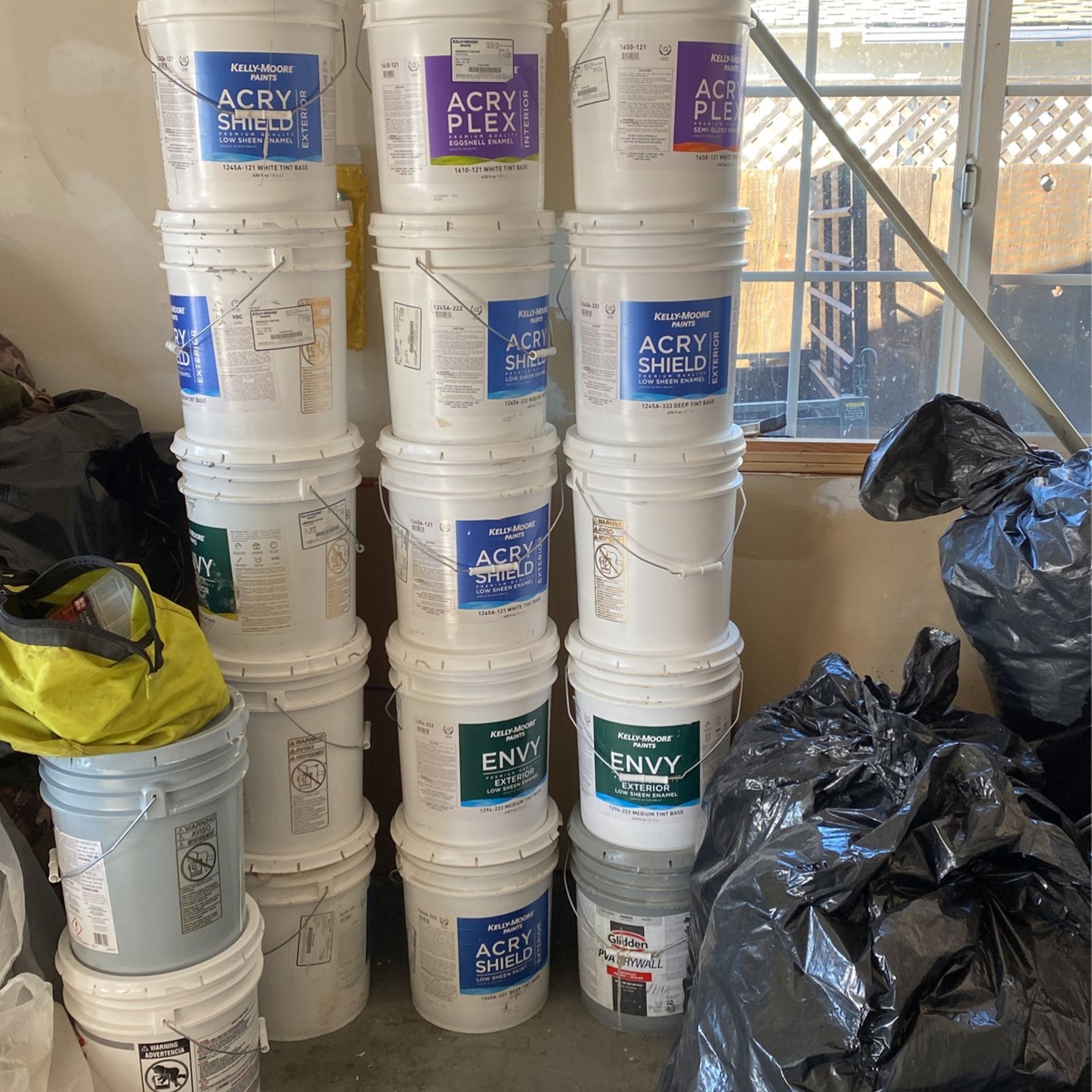 Kelly Moore Premium Paint High quality