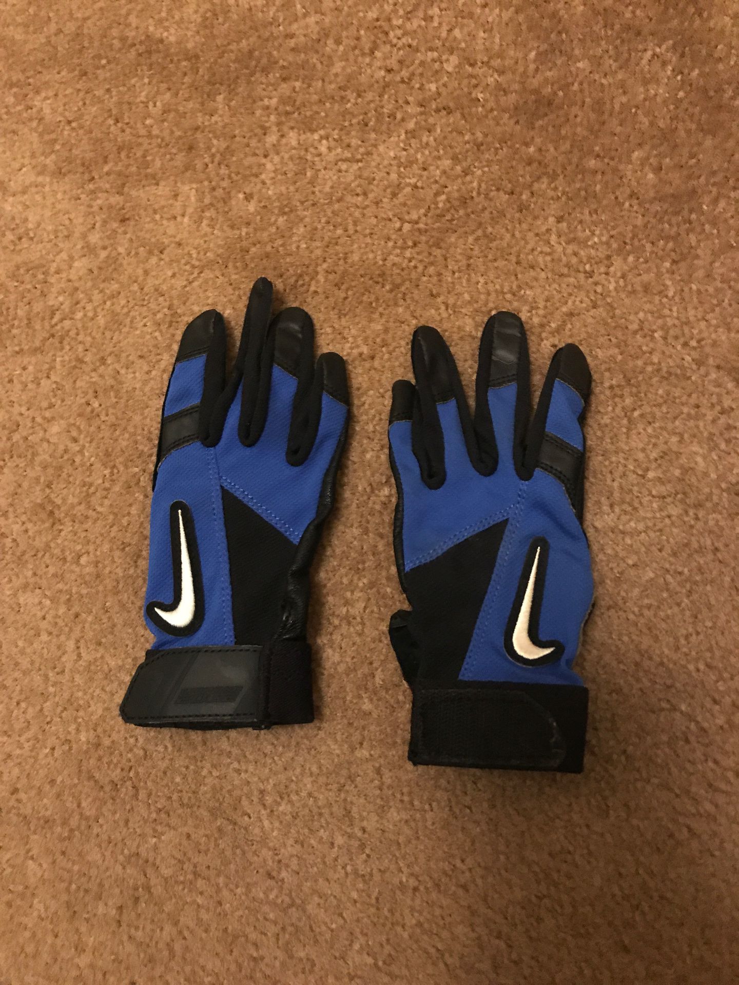 Nike Youth Baseball/Softball Gloves