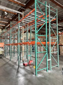 Material Handling/ Pallet Racking
