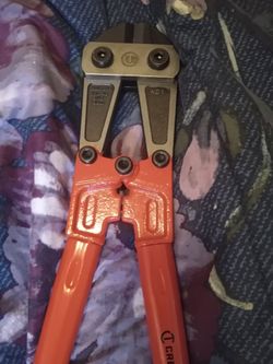 Bolt cutters