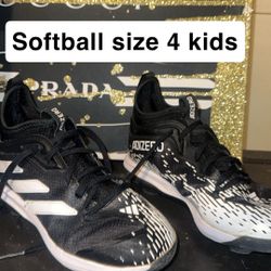 Size 4 Softball Cleats Make Me An offer 