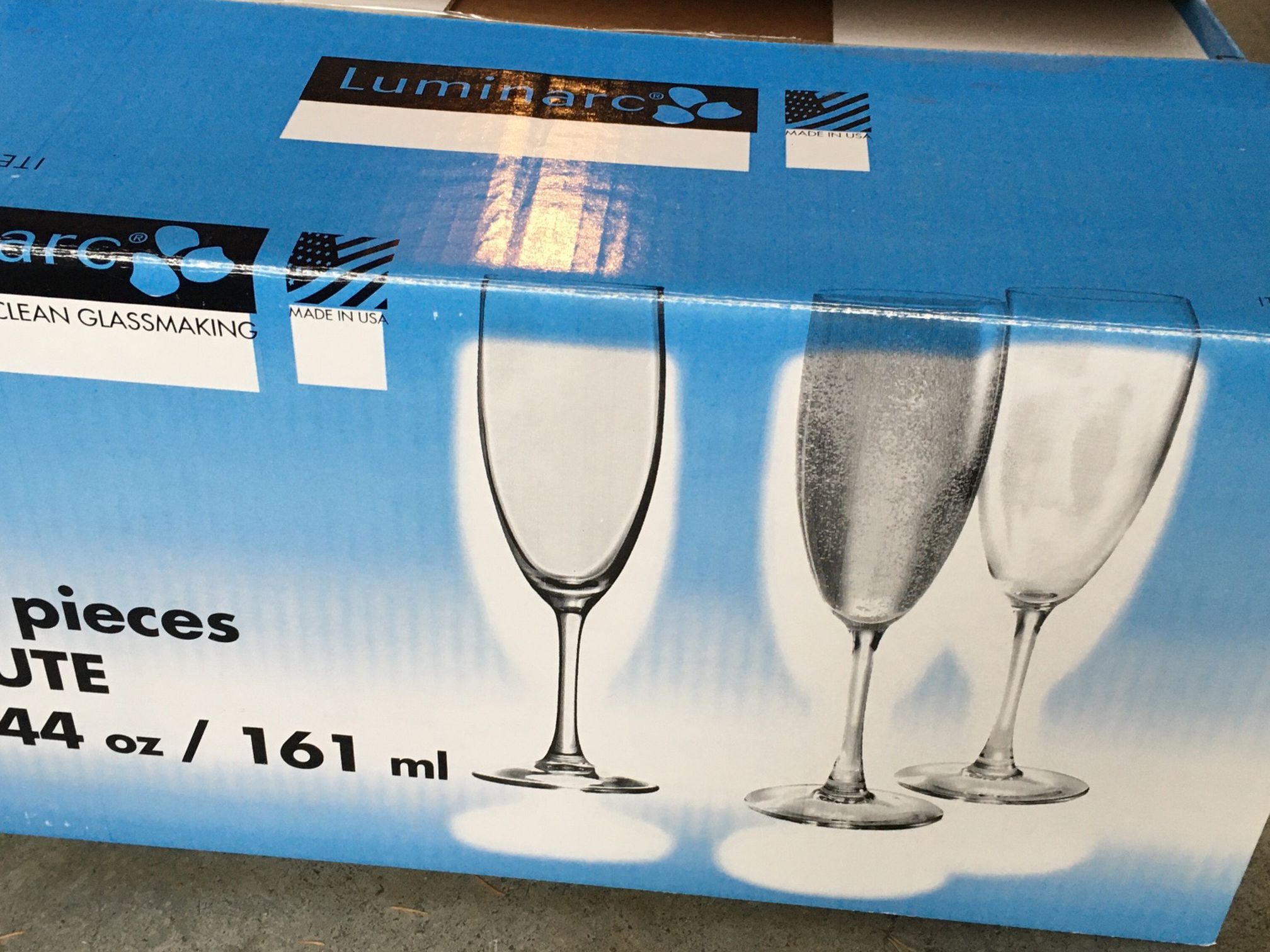 24 Fluted Champagne Glasses
