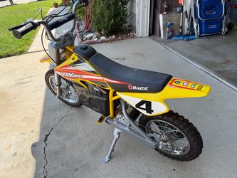 Razor dirt rocket rmz650