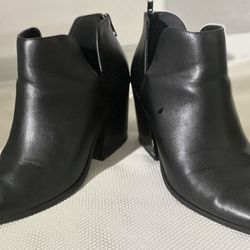 Pointed Black Ankle Heeled Boots Size 9W