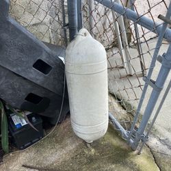 Large White Fender