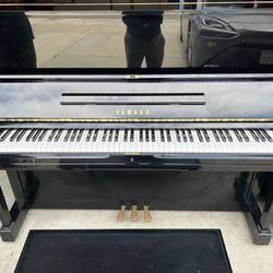 1985 Yamaha U1 upright piano.