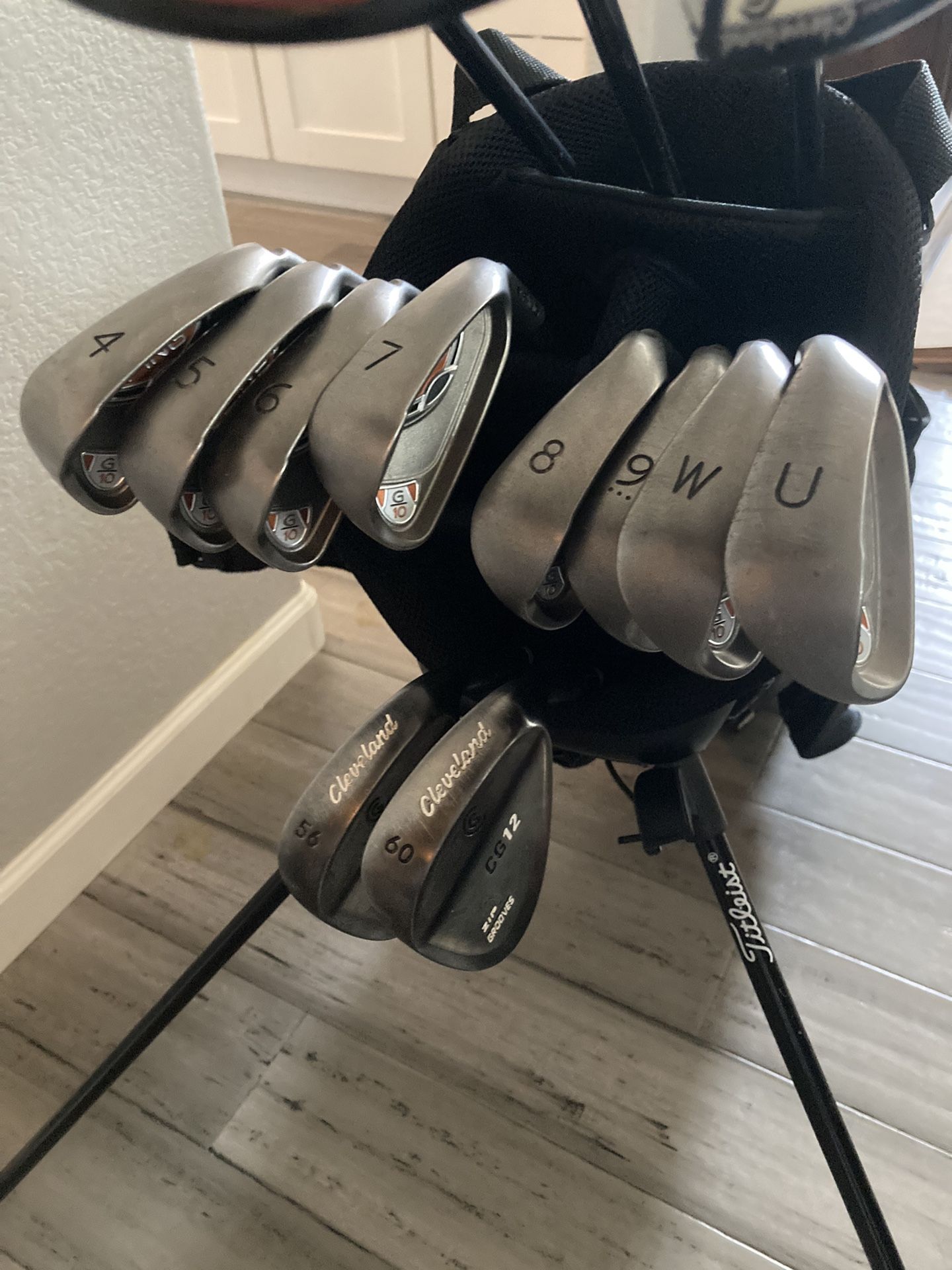 COMPLETE NAME BRAND GOLF CLUB SET IRONS WOODS DRIVER HYBRID WEDGES PUTTER  BAG CLEVELAND PING for Sale in Scottsdale, AZ - OfferUp