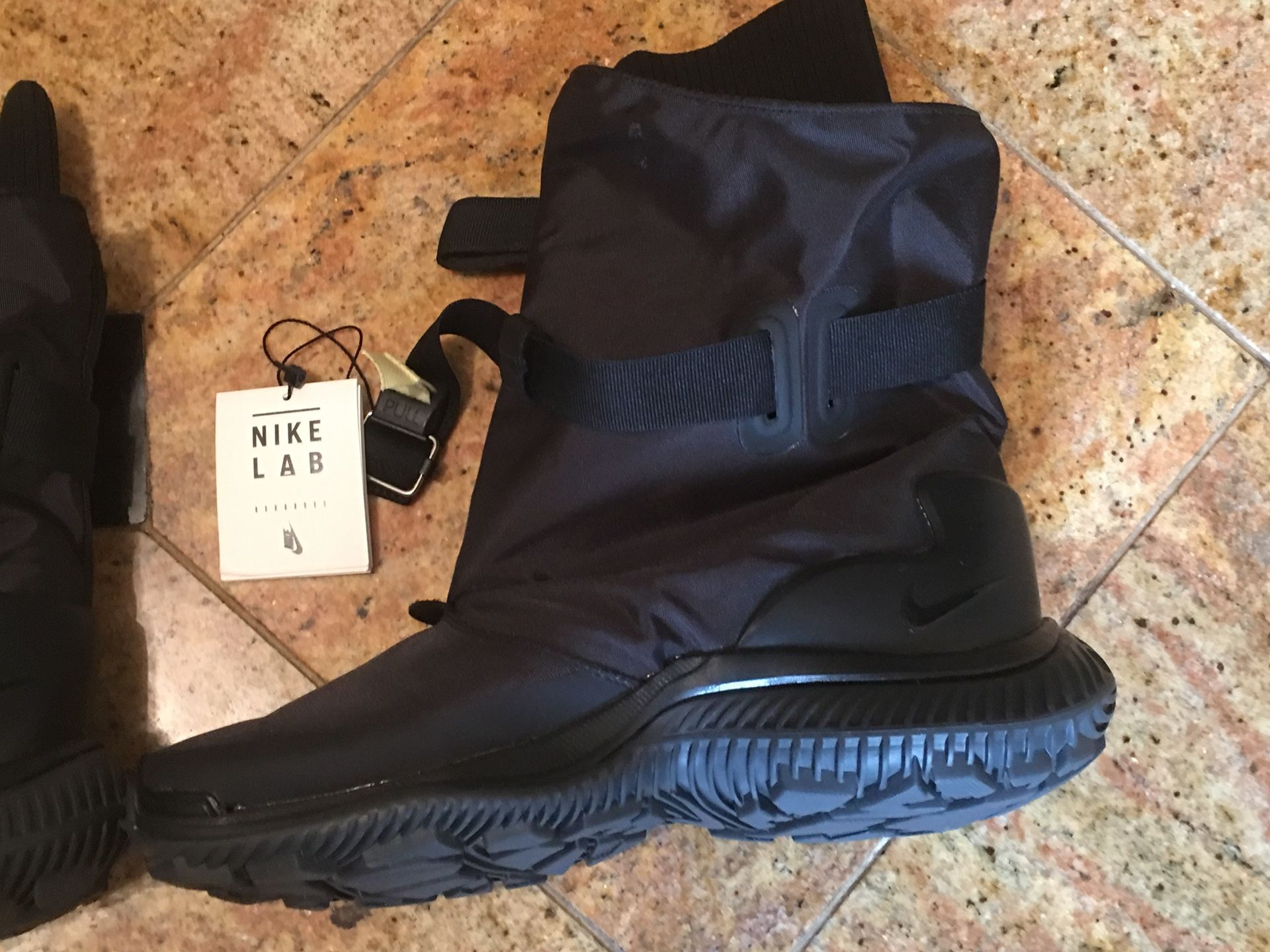 Nike Gaiter snow boots black $85