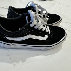 Youth Vans Size 3y