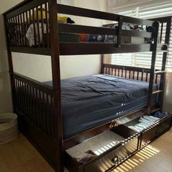 Wooden Full Size Bunkbed 