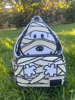 NEW Loungefly Peanuts Snoopy Mummy Glow-in-the-Dark Mini Backpack