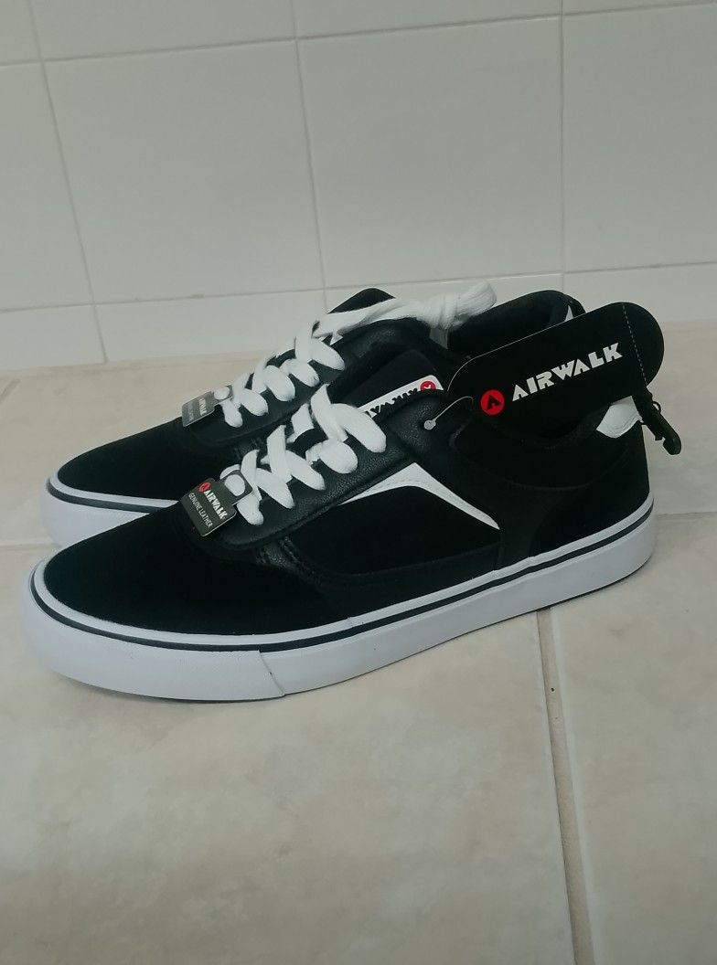 Airwalk Black and White Men's Sneakers