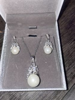 Earrings And Necklace Pearl Set