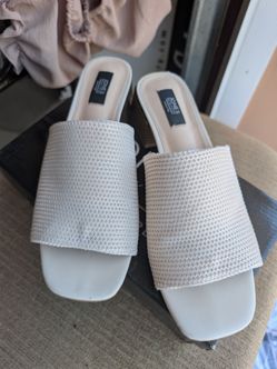 Low heel sandals