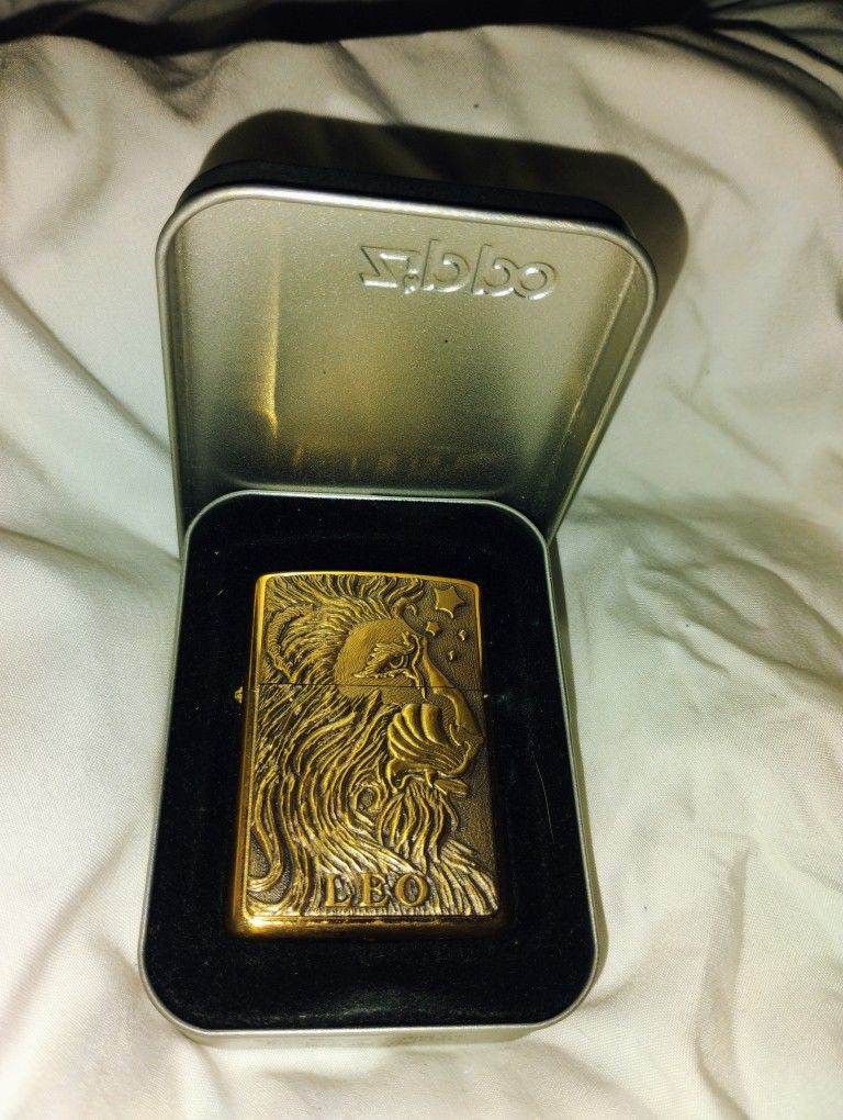 Vintage LEO ZIPPO