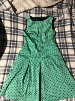 green dress