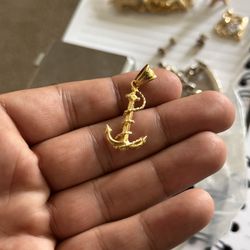 18k Gold Anchor Pendant 