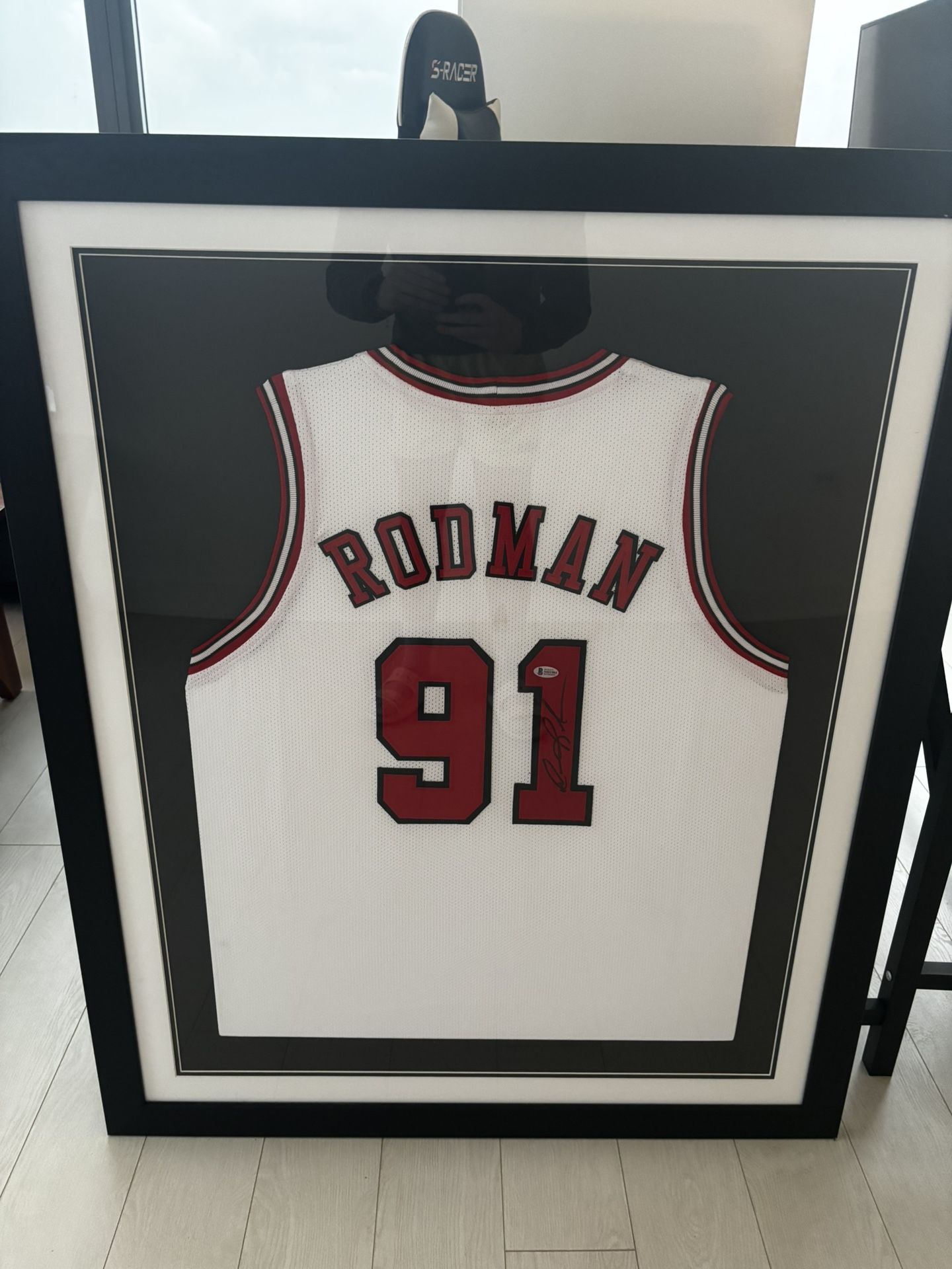 Chicago Bulls Dennis Rodman signed jersey framed autograph with