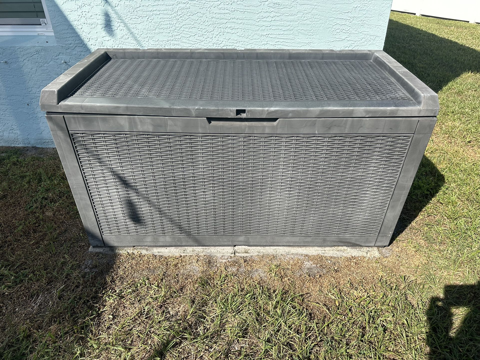 FREE Outdoor Storage Box With Pool Cleaner, Pool Toys Included