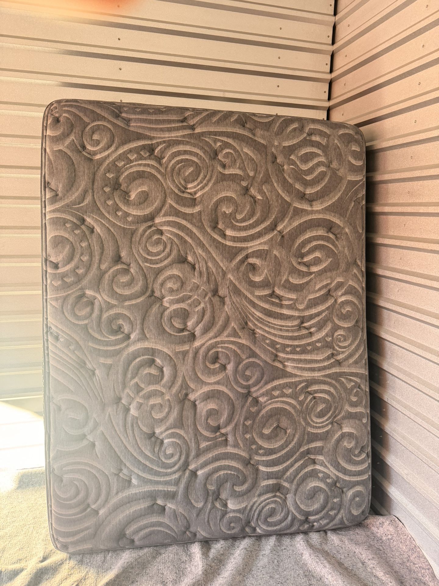 Queen Therapedic Beaumont Firm Mattress and Boxspring