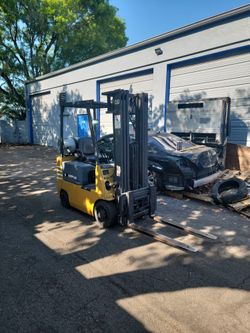 Caterpillar Forklift T30