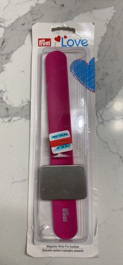 Prym Love Magnetic Wrist Pin Cushion