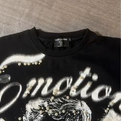 Mixed Emotion black and white cropped tee