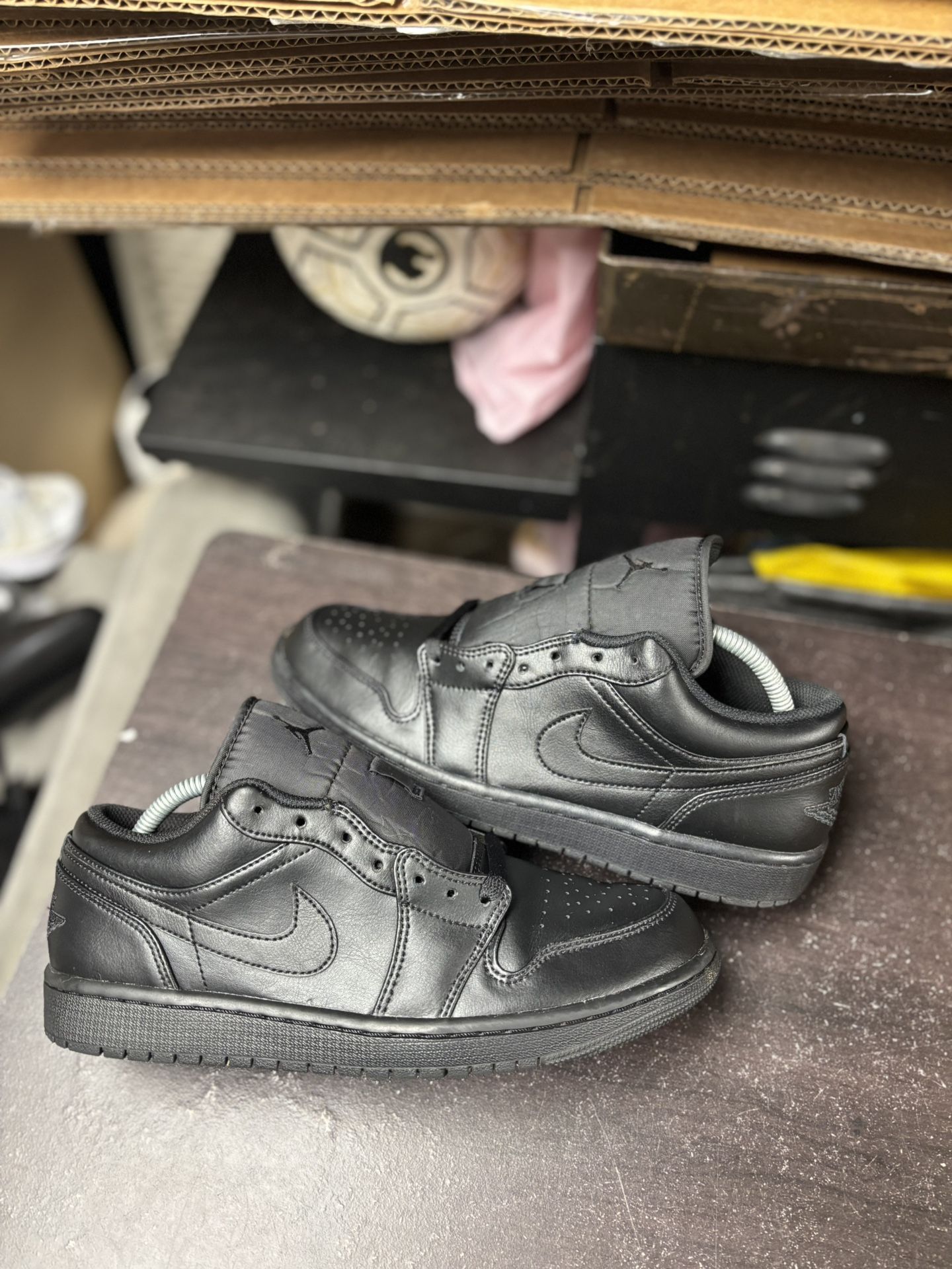 Air Jordan 1 Low Triple Black