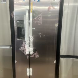 GE 33” Side By Side Refrigerator 