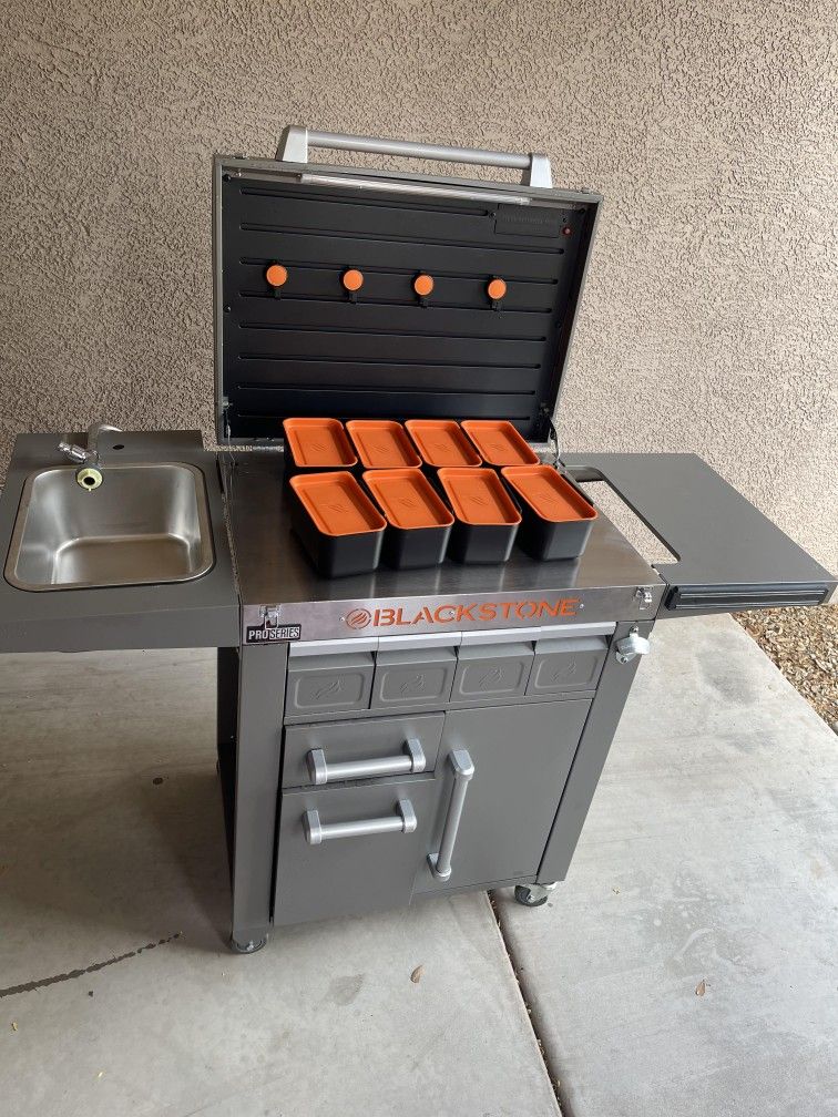 Blackstone pro series (prep, serve and store cart)