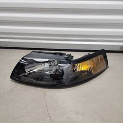 Left Headlight Assembly 01-04 Ford Mustang
