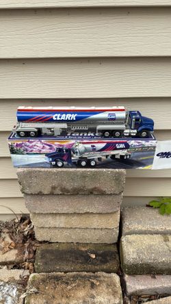 Clark Tanker With Box