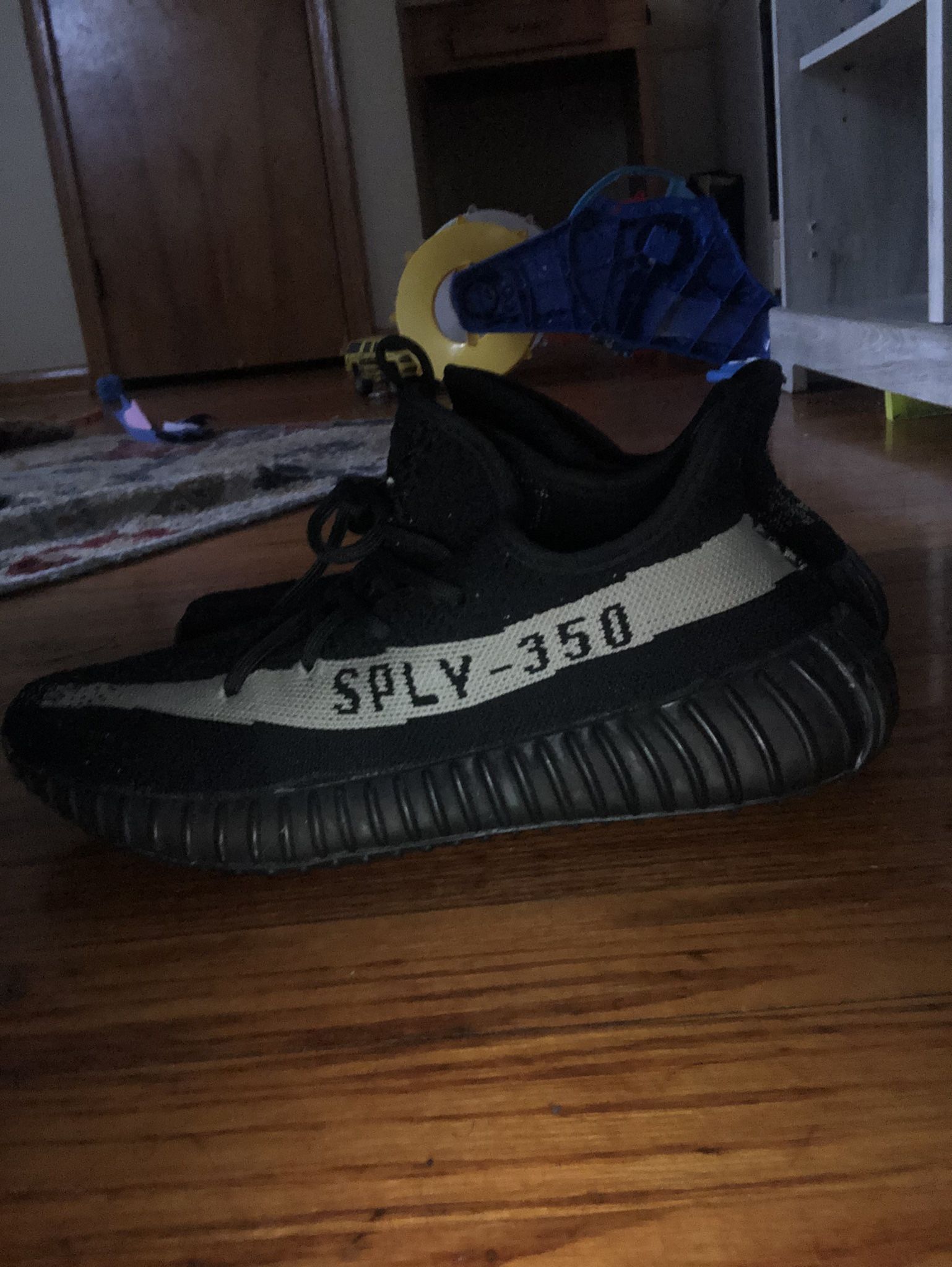 Yeezy Boost 350 V2 'Oreo 9 1/2