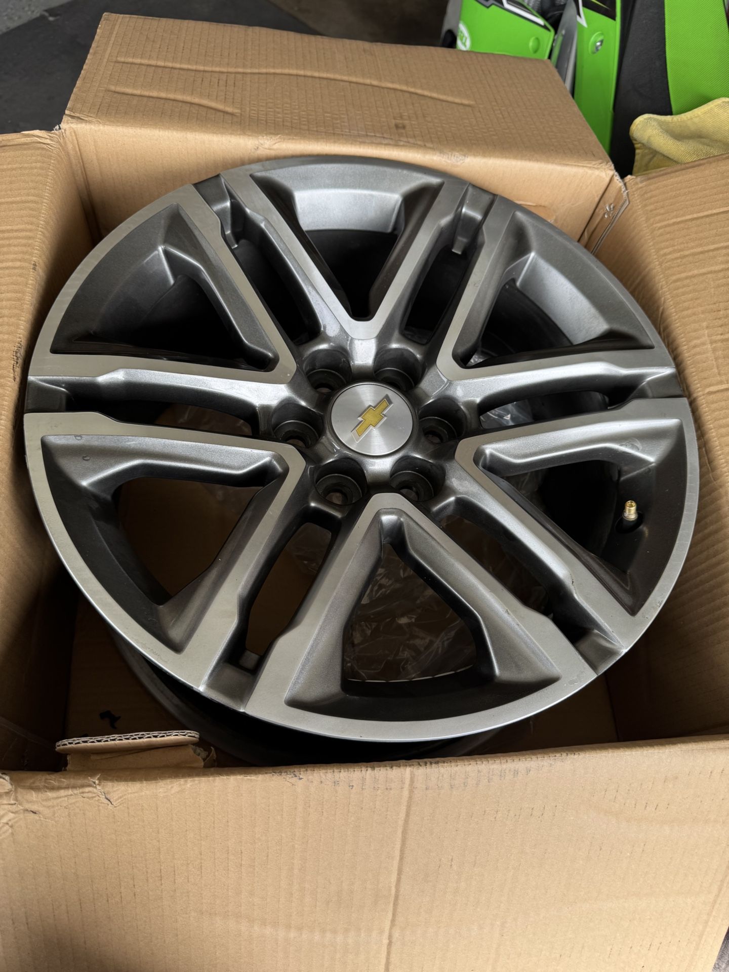 2015-2022 Chevy Colorado rims 18x8.5 no damage 250$ Set of 4