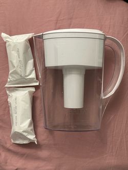 Brita water filter pitcher and 2 replacement filters