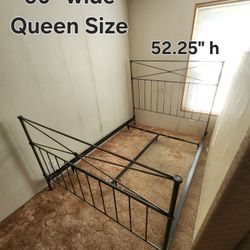 Queen Size Silver metal bedframe 
Headboard and footboard measurements in the pictures