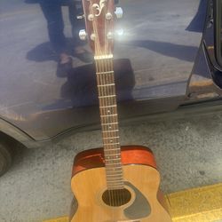 Yamaha Fx 310 Acoustic Electric  Guitar 